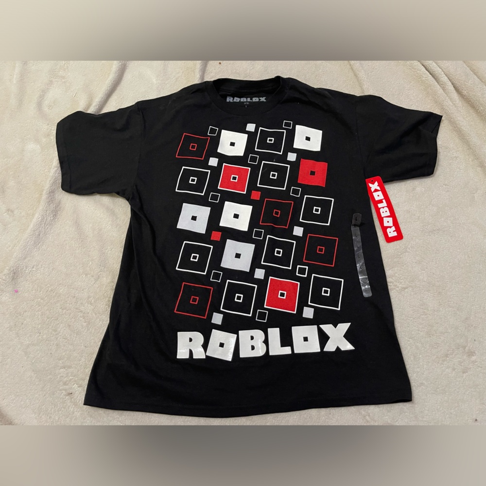 Roblox boys shirt size L (10-12) new